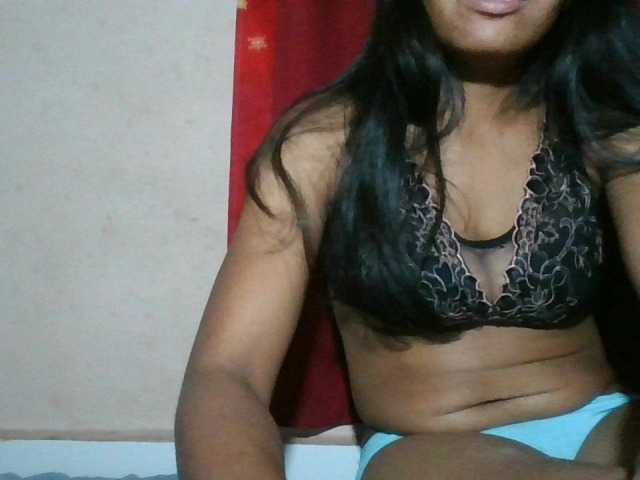 Keziah34 live cam on BongaCams
