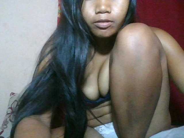 Keziah34 live cam on BongaCams