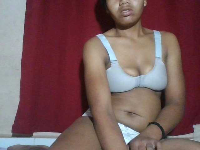 Keziah34 live cam on BongaCams