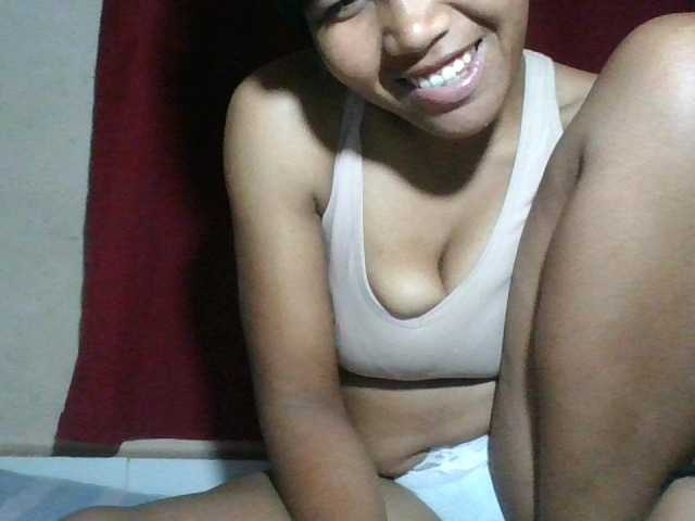 Keziah34 live cam on BongaCams