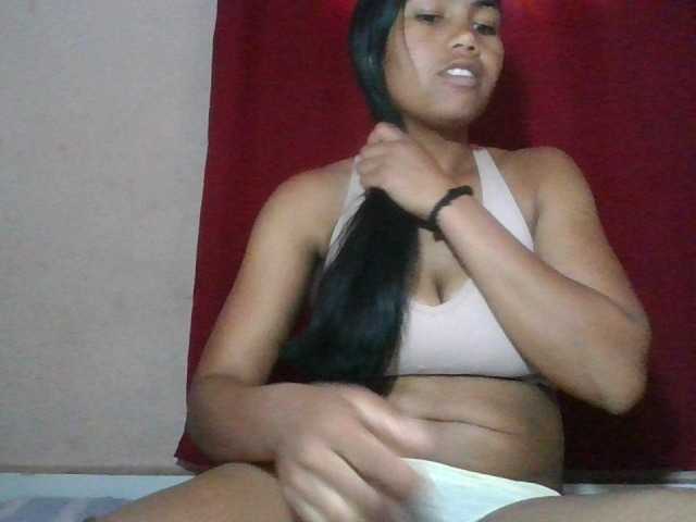 Keziah34, live now on BongaCams