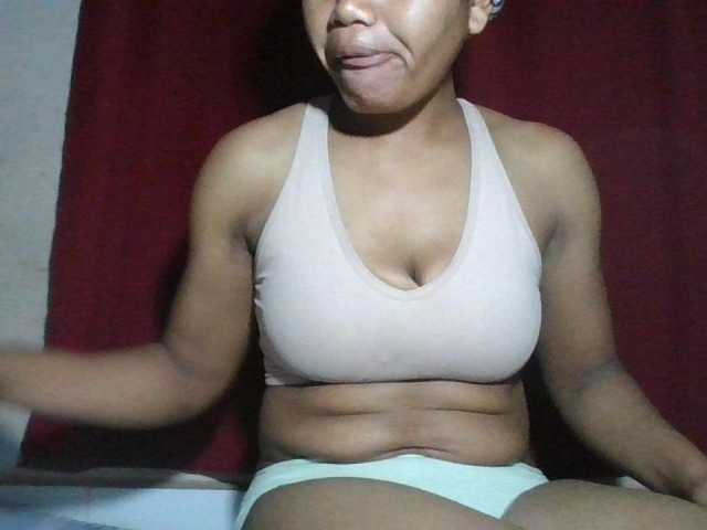 Keziah34 live cam on BongaCams