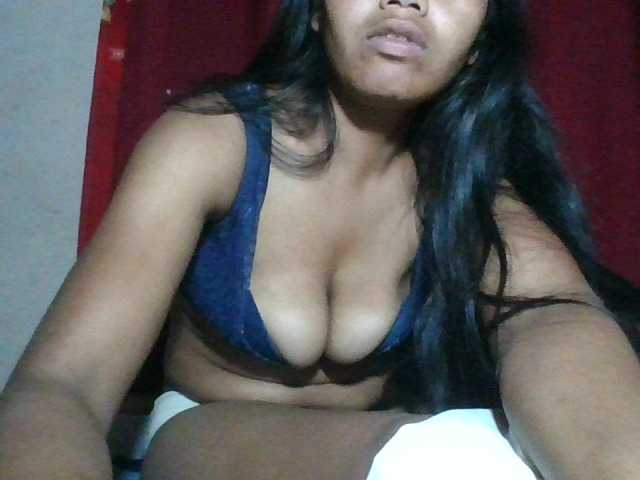Keziah34 live cam on BongaCams