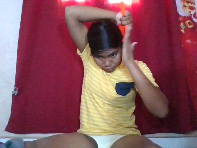 Keziah34 live cam on BongaCams