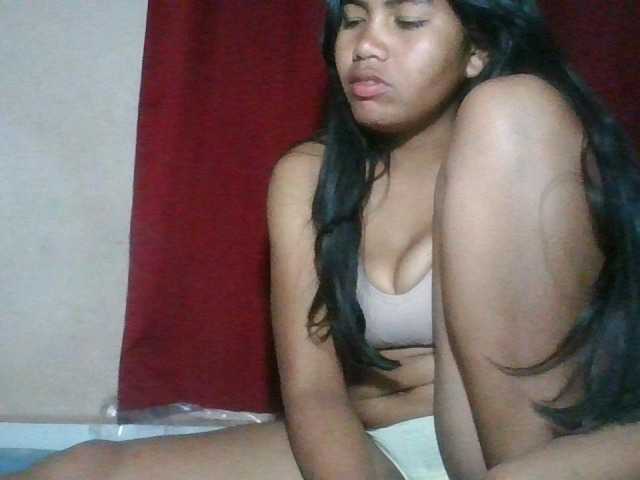 Keziah34 live cam on BongaCams