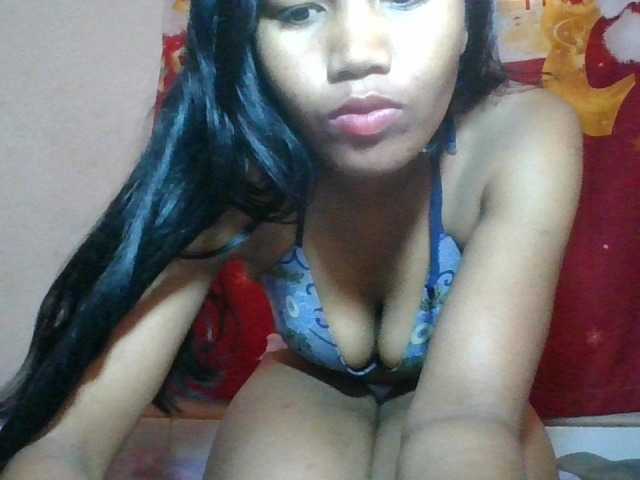 Keziah34 live cam on BongaCams