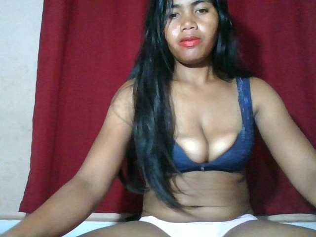 Keziah34 live cam on BongaCams