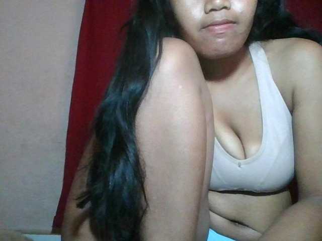 Keziah34 live cam on BongaCams