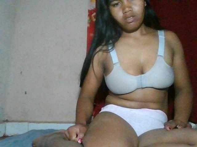 Keziah34 live cam on BongaCams