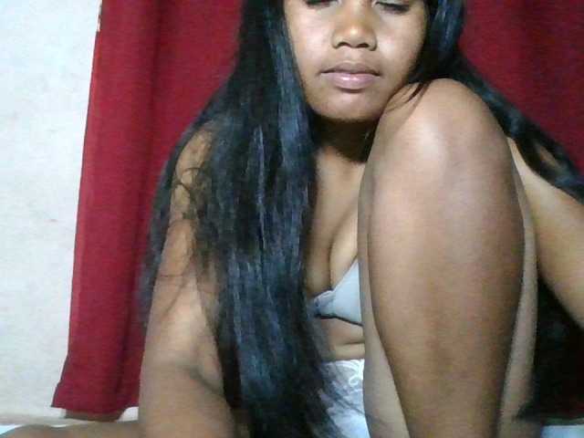 Keziah34 live cam on BongaCams