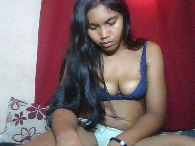 Keziah34 live cam on BongaCams