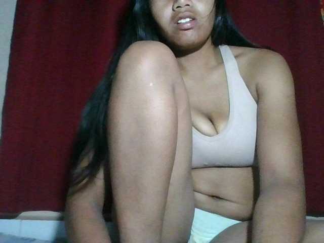 Keziah34 live cam on BongaCams