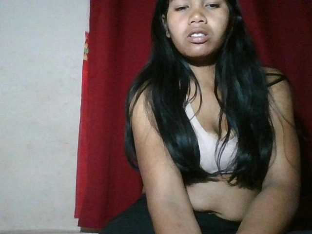 Keziah34 live cam on BongaCams