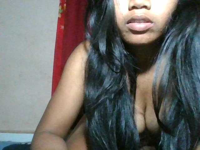 Keziah34 live cam on BongaCams