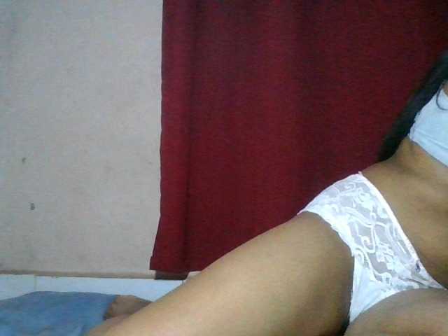 Keziah34 live cam on BongaCams