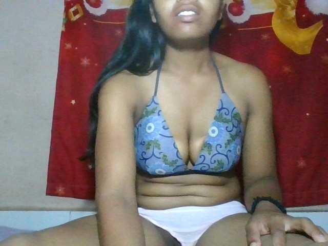 Keziah34 live cam on BongaCams