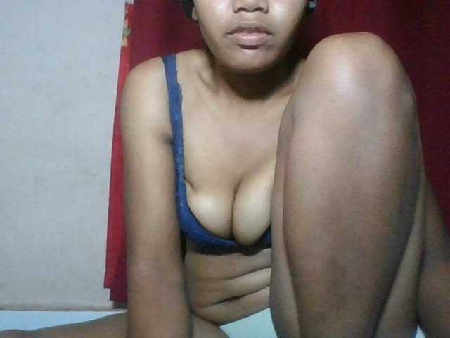 Keziah34 live cam on BongaCams