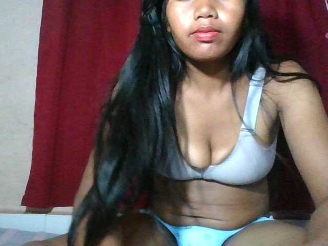 Keziah34 live cam on BongaCams