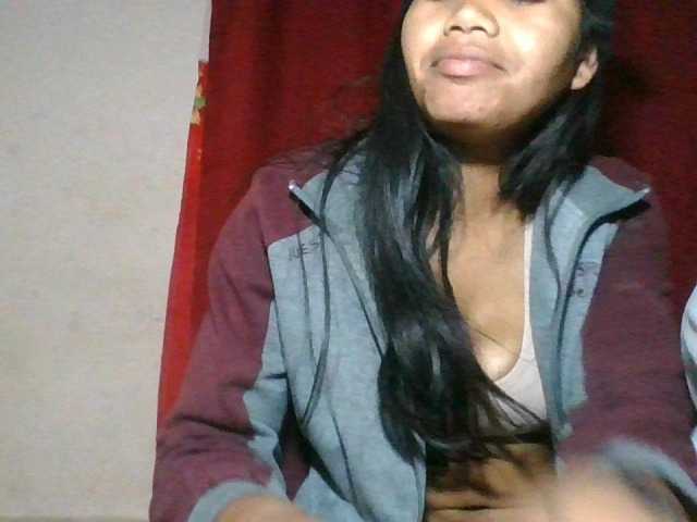 Keziah34 live cam on BongaCams