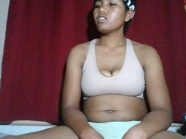 Keziah34 live cam on BongaCams