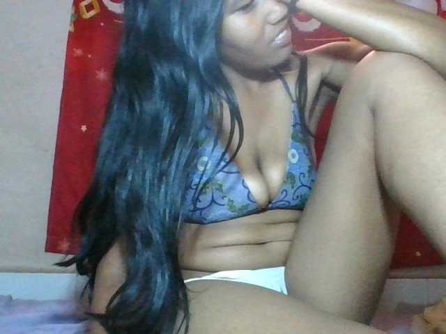 Keziah34 live cam on BongaCams