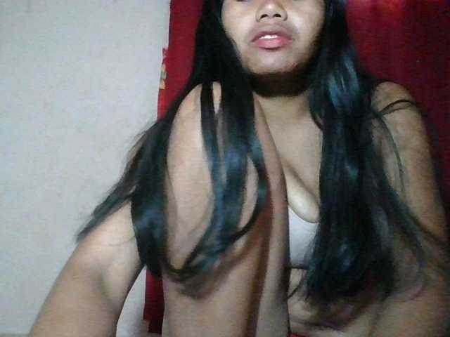 Keziah34 live cam on BongaCams