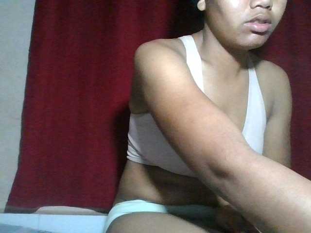 Keziah34 live cam on BongaCams