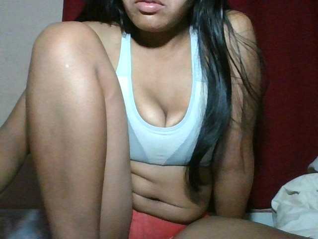 Keziah34 live cam on BongaCams
