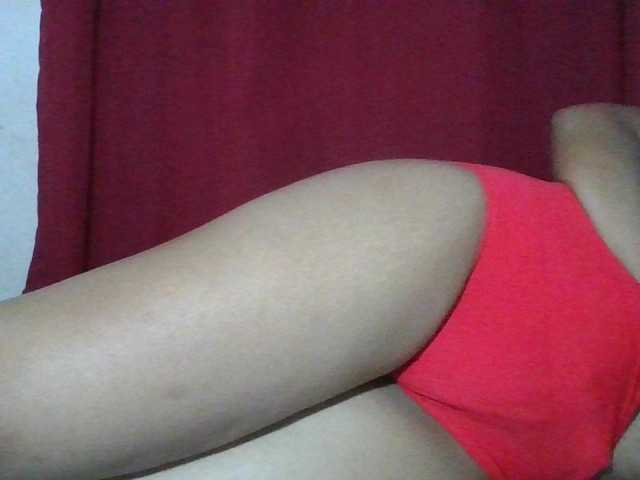 Keziah34, en directo ahora en BongaCams