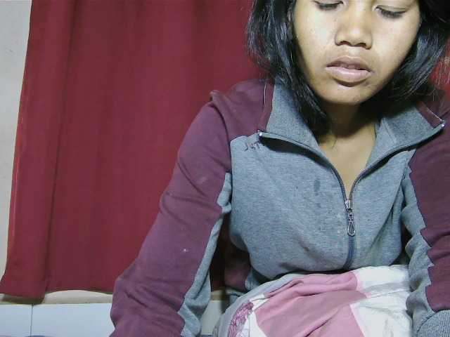 Keziah34 live cam on BongaCams