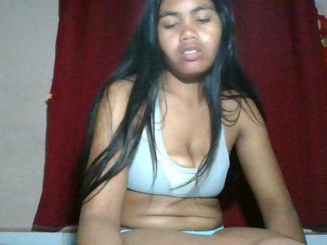 Keziah34 live cam on BongaCams