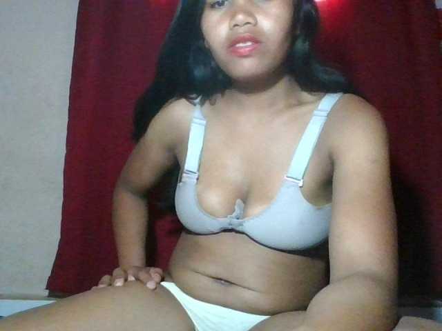 Keziah34 live cam on BongaCams