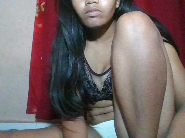 Keziah34 live cam on BongaCams