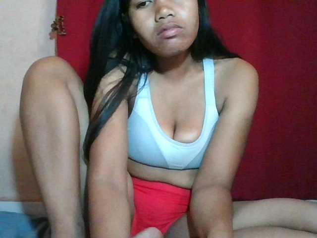 Keziah34 live cam on BongaCams