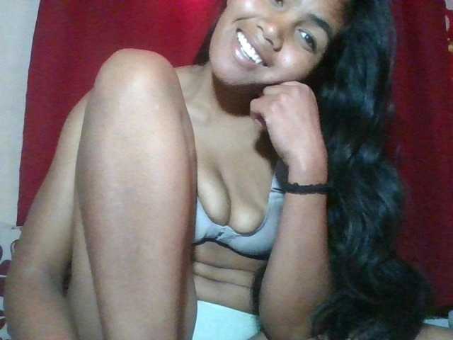 Keziah34 live cam on BongaCams