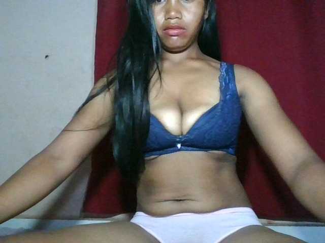 Keziah34 live cam on BongaCams