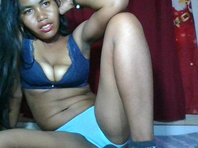 Keziah34 live cam on BongaCams