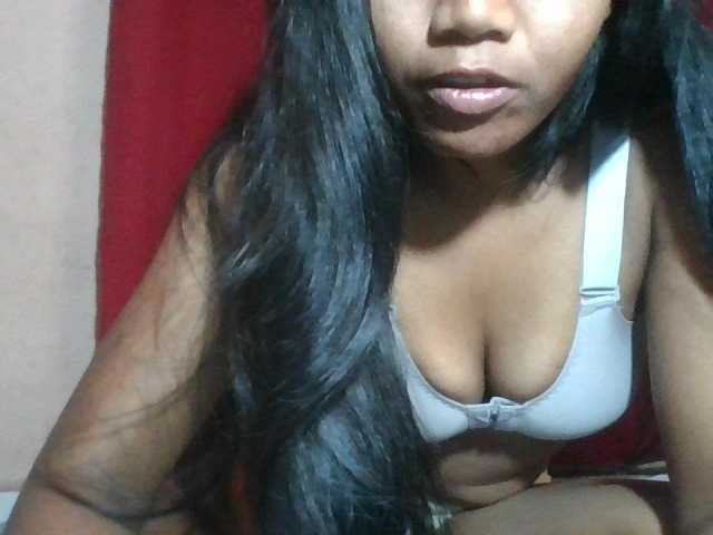 Keziah34 live cam on BongaCams