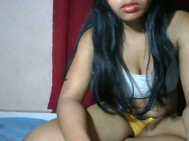 Keziah34 live cam on BongaCams