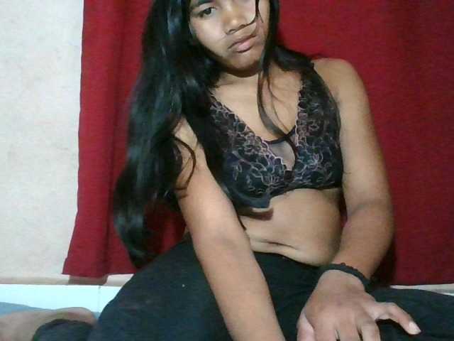 Keziah34 live cam on BongaCams