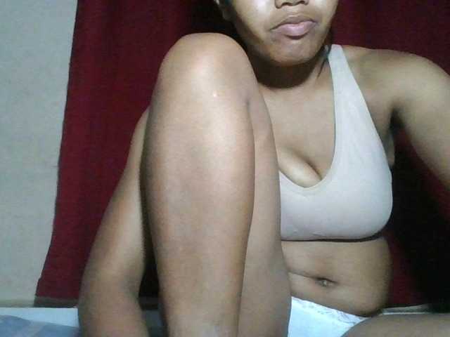 Keziah34 live cam on BongaCams