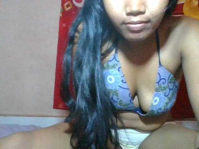 Keziah34 live cam on BongaCams