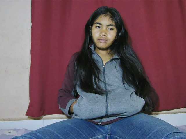 Keziah34 live cam on BongaCams