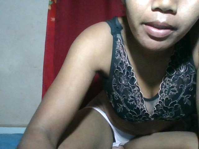 Keziah34 live cam on BongaCams
