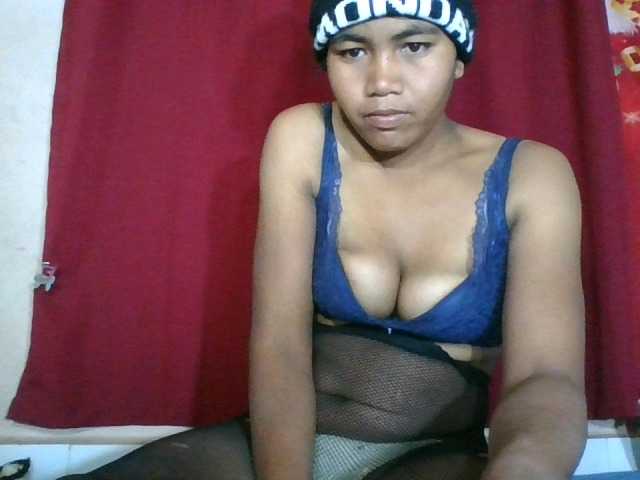 Keziah34 live cam on BongaCams