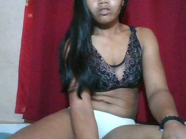 Keziah34 live cam on BongaCams