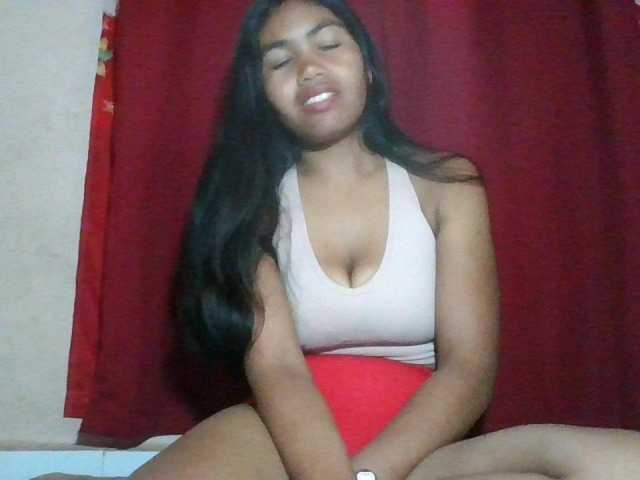 Keziah34 live cam on BongaCams