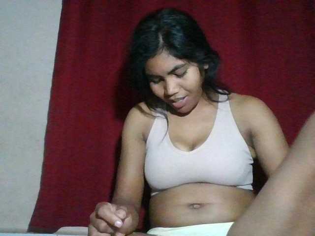 Keziah34 live cam on BongaCams