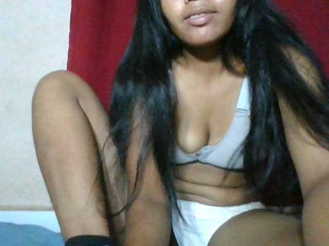 Keziah34 live cam on BongaCams