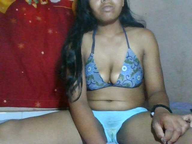 Keziah34 live cam on BongaCams